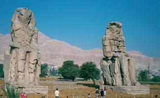 Аменхотеп III и его имена в Картушах в матрице Мироздания Дворец аменхотепа 3 находится в